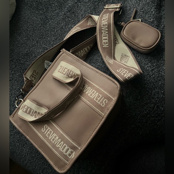 Steve Madden crossbody - Picture 6 of 6
